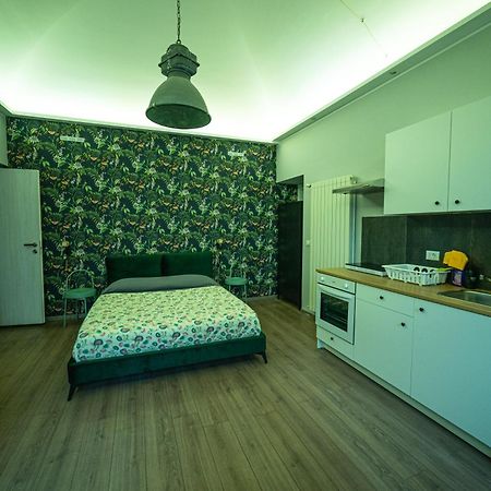 Regis 2 Appartamenti Resort Centro Storico Chivasso Bagian luar foto